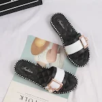 Women's Pearl Buckle Flip Flops Flat Sandals and Slippers, comfortable everyday footwear, stylish and easy to wear, perf — photo 4