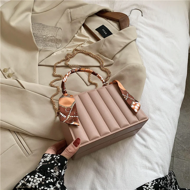 Women's Trendy Silk Scarf Styling Box Seasonal delivery of hand-picked silk scarves, featuring current styles with a com — photo 4