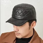 Sombrero de piel de oveja primera capa para hombre con diseño de rombos y visera, gorra cálida y elegante para invierno. — foto 14
