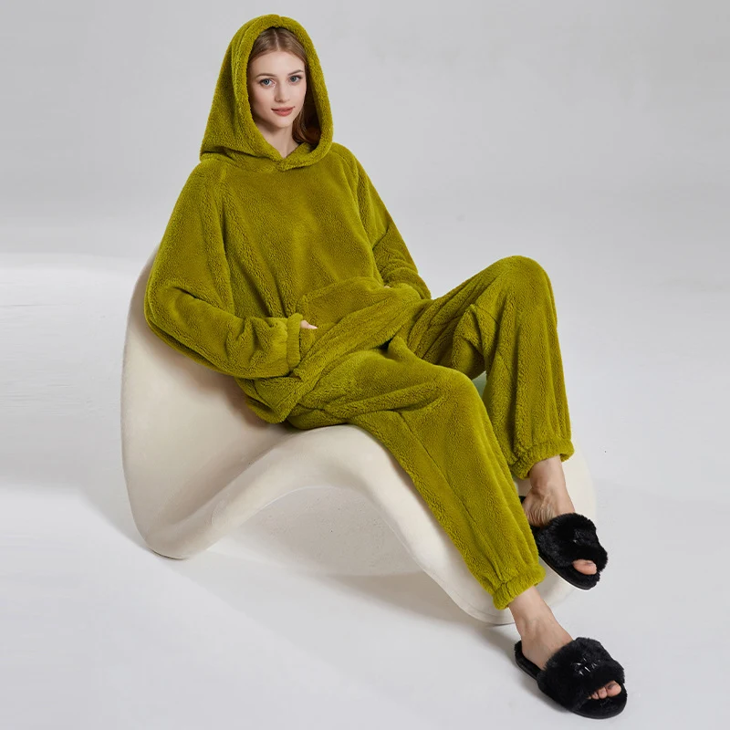 Damesmode eenvoudige flanellen pyjamaset, comfortabel en zacht voor een ontspannen nacht. Ideaal om in te slapen of lekker te relaxen thuis. — foto 5