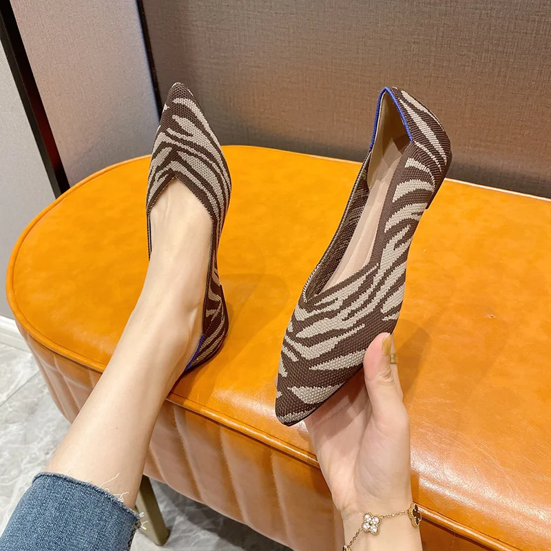 Damskie pompy z dzianiny w warkocz. Wygodne i stylowe buty dla kobiet. Idealne na co dzień, do pracy oraz na specjalne okazje. Elegancki design. — zdjęcie 4