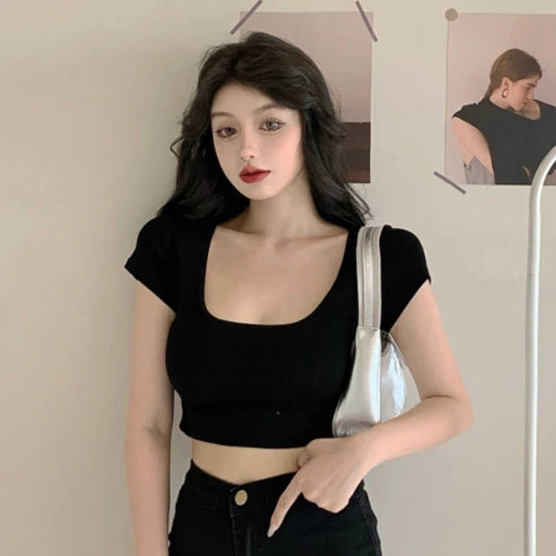 Top populaire Koreaanse stijl royale kraag slanke afslankende korte lekkende kleine man all-match modieuze westerse stijl T-shir — foto 2