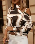 Blusa feminina manga longa com estampa, gola com corrente e fecho decorativo. Combine estilo e conforto em um só produto. — foto 9