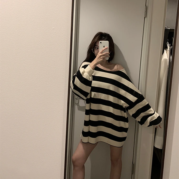 Title 5, Lazy Off Shoulder Langarm-Sweatshirt mit Streifen
