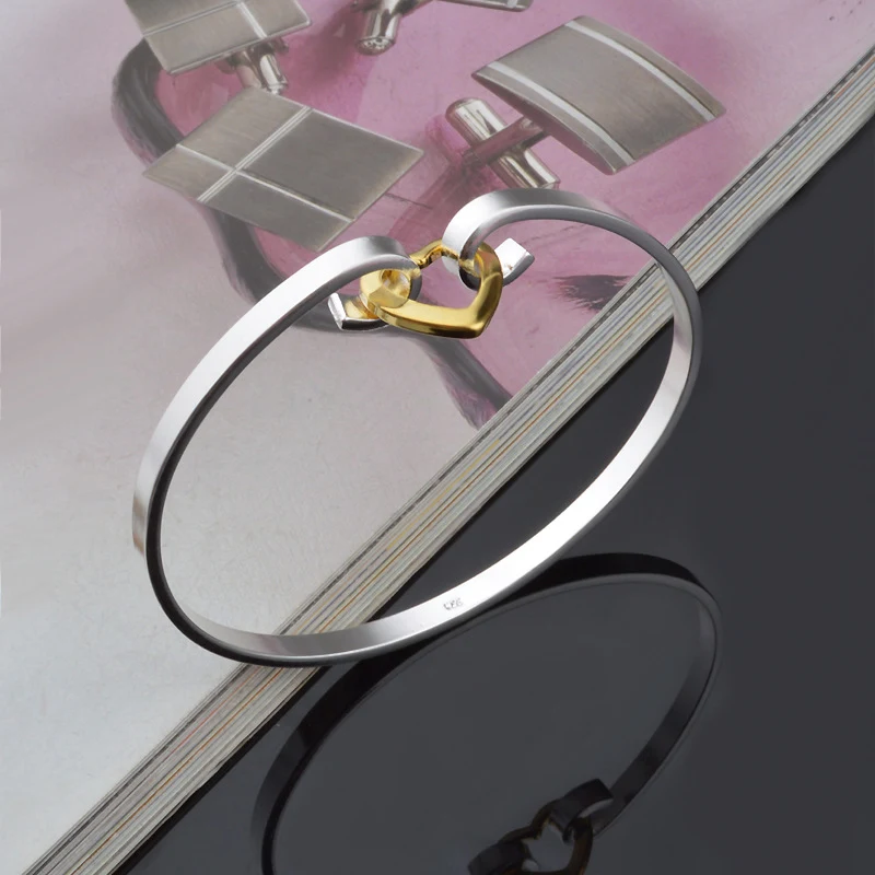 Pulseira em forma de coração da moda — foto 1