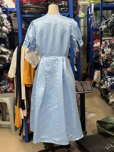 Title 6, Vestido ajustado con cintura plisada y manga co...