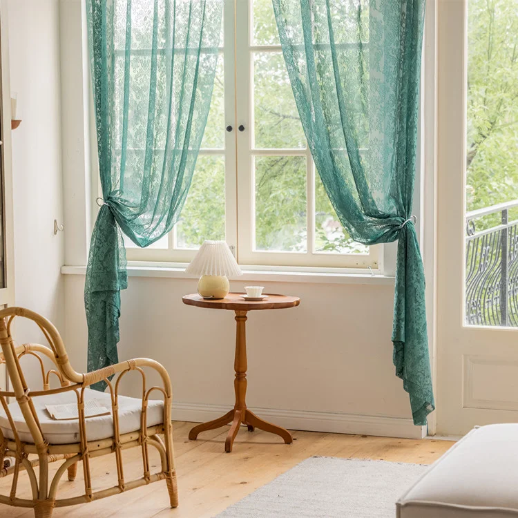 Cortina de renda Fantasy Verde Escuro Couro de Cavalo Decore sua casa com estilo e sofisticação. Bloqueia luz e proporciona privacidade com elegância. — foto 6