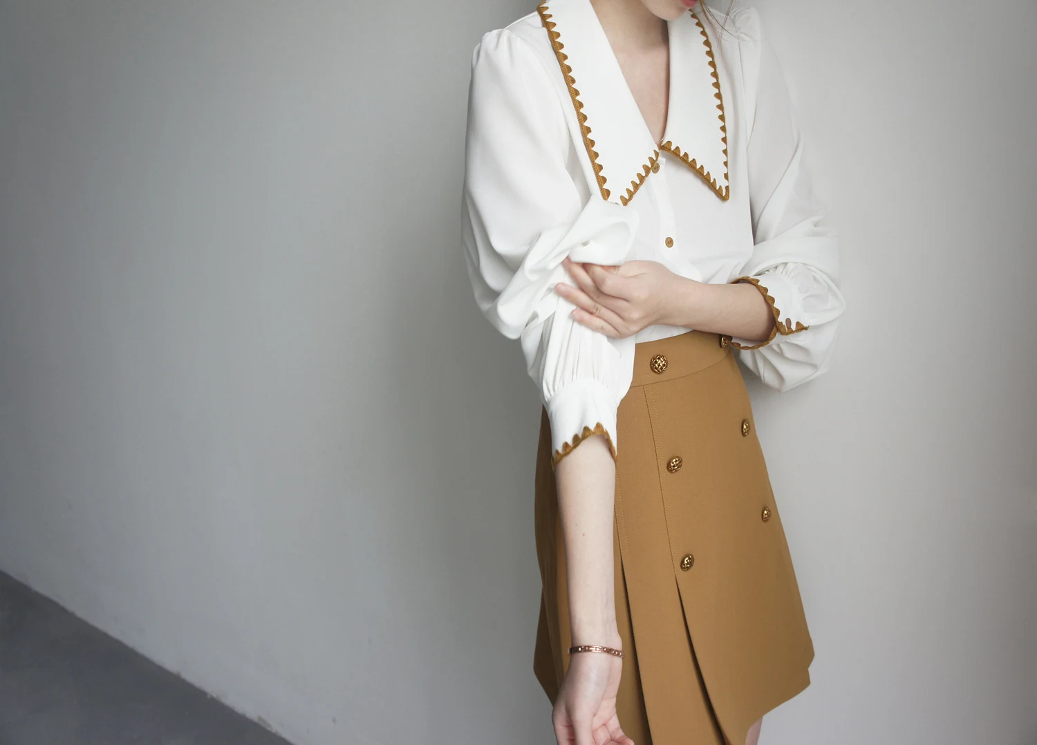 Title 4, Womens Large Lapel V-neck Long-sleeved Shirt