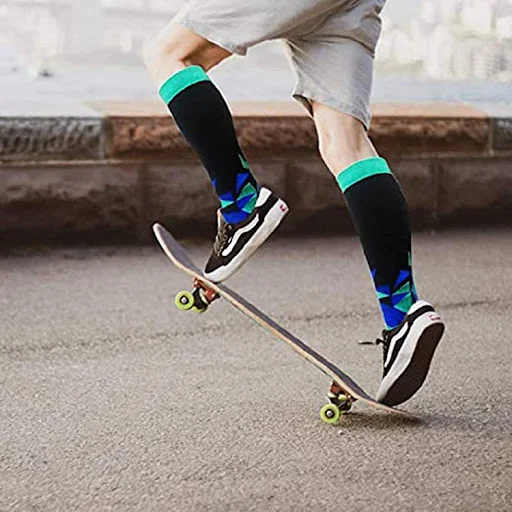 Title 6, Leisure Fitness Compression Socks for Men and W...