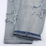Hoge taille jeans met borduursel en rechte pijpen. Combineer stijl en comfort met deze perfecte broek voor een flatterende look en dagelijks draagplezier. — foto 21
