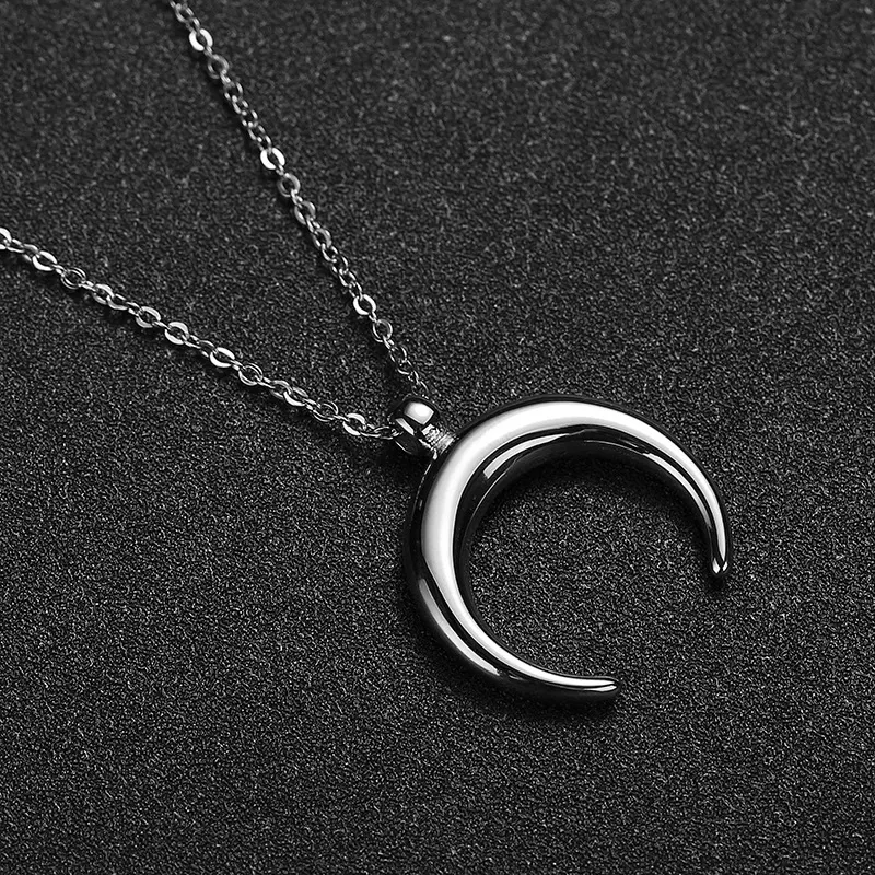 Colar com pingente de lua de chifre em aço inoxidável, minimalista e elegante. Perfeito para looks modernos e presente especial. — foto 2