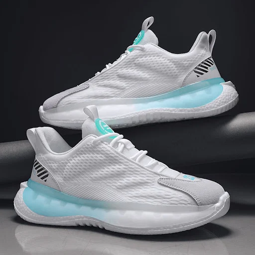 Title 5, Breathable low top running shoe with a soft sol...