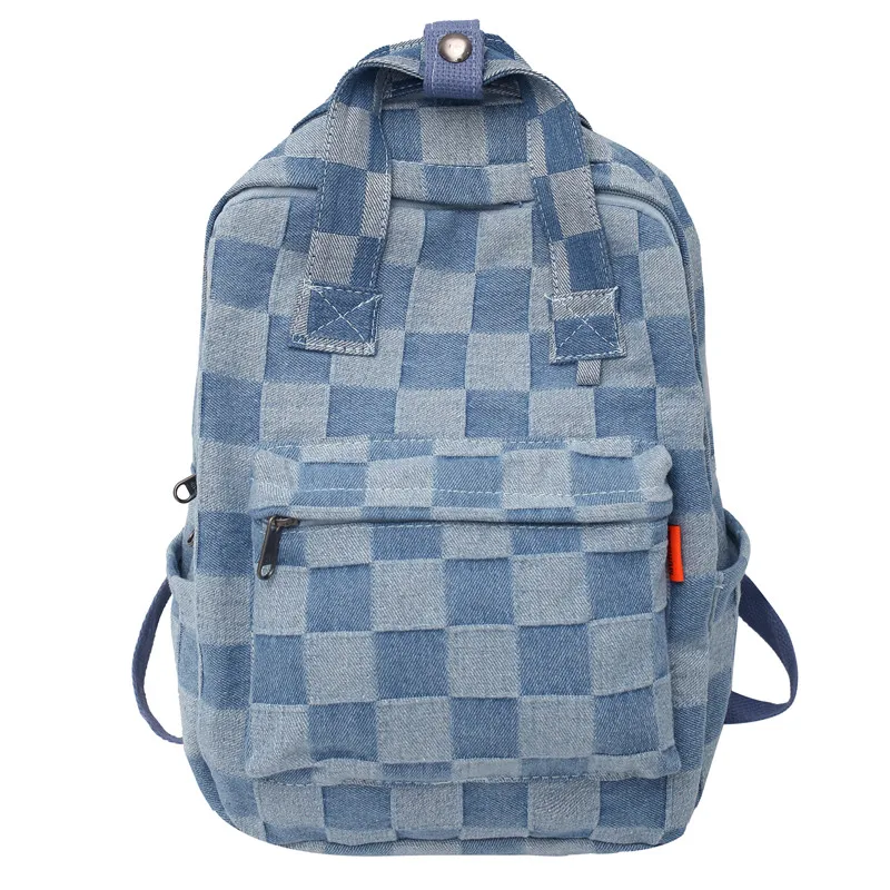 Mochila feminina de lona jeans e xadrez, ideal para uso diário. Resistente, espaçosa e estilosa para escola, trabalho ou viagens. — foto 3