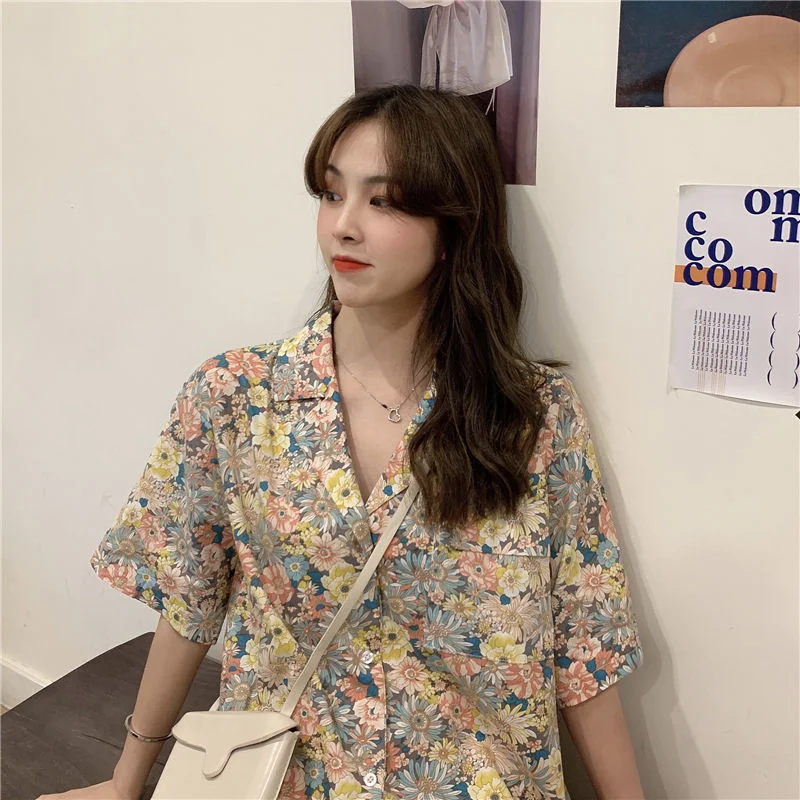 Title 3, Floral Womens New Short-sleeved Retro Shirt