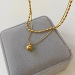 Colar duplo de aço titânio, minimalista e moderno, com bolas de metal, para mulheres gêmeas, estilo tendência fashion — foto 2