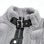 Casaco com gola alta, patchwork com contraste de cores, bolso, lã de cordeiro PU, ideal para o inverno. Conforto e estilo. — foto 10