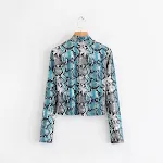 Maglietta da donna a maniche lunghe con collo alto, un capo versatile e confortevole per un look elegante e adatto a ogni occasione. Perfetta per l'inverno. — foto 1