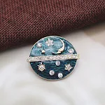 Broche compatível com Apple, retrô Via Láctea estrelas e lua, distintivo Helios redondo, gota de óleo, diamante e pérola. — foto 1