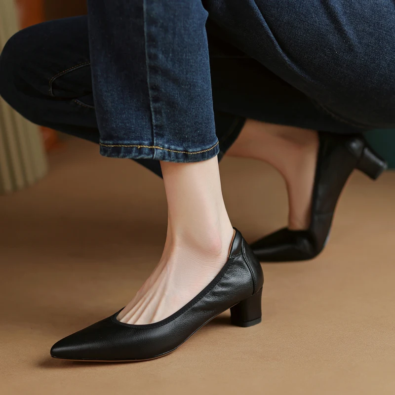 Schwarze Damen-Business-Schuhe für den Alltag, weiche Sohle, bequemer Tragekomfort. Vielseitig einsetzbar, ideal für Arbeit und Freizeit. — foto 7