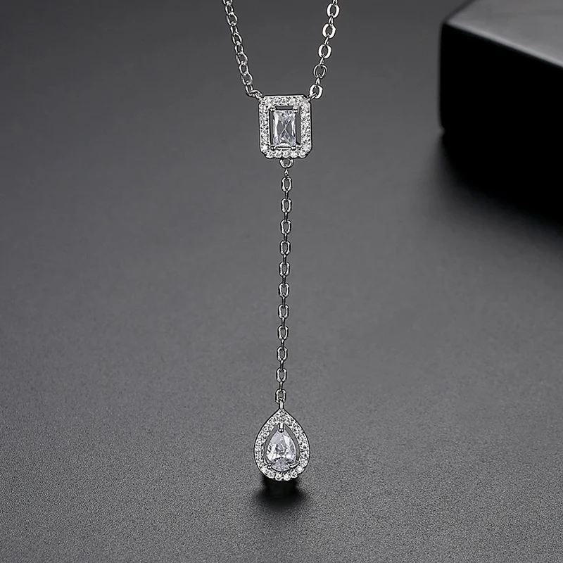 Colar feminino com pingente de cobre e zircônia, um acessório elegante e charmoso para realçar seu visual, perfeito para diversas ocasiões. — foto 11
