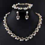 Colar e brincos combinando, um conjunto elegante para mulheres que buscam sofisticação e realçar sua beleza natural. — foto 1