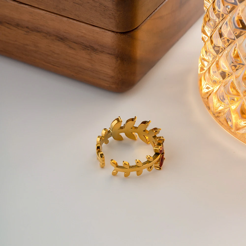 Anel aberto com folhas de zircônia incrustadas, design europeu e americano. Jóia charmosa e sofisticada para mulheres. — foto 6