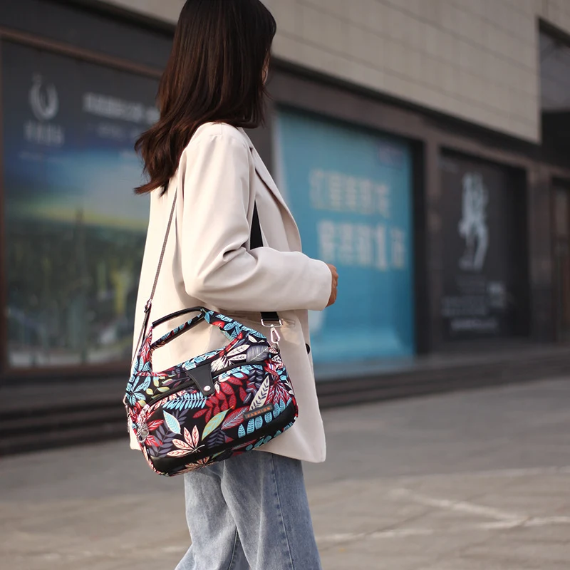 Bolsa Mensageiro Grande de Ombro em Tecido Oxford com Grande Capacidade, Ideal para Uso Diário, Confortável e Durável — foto 1