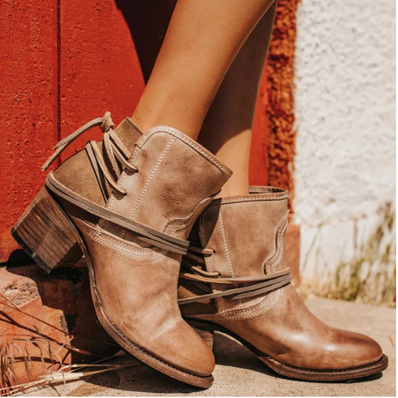 Title 8, Botas de couro femininas de tamanho grande, con...
