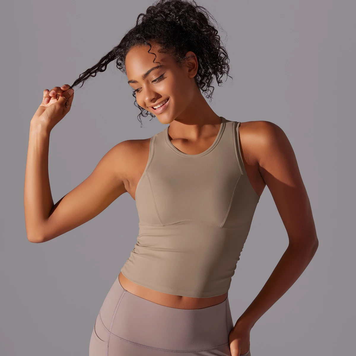 Canotta Sportiva Lunga da Donna ad Alta Elasticità con Imbottiture al Seno Offre Supporto e Comfort Ideale per Allenamenti e Fitness — foto 7