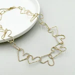 Colar de clavícula em forma de coração com eletrodeposição em aço inoxidável, um presente perfeito e elegante para ela. — foto 1