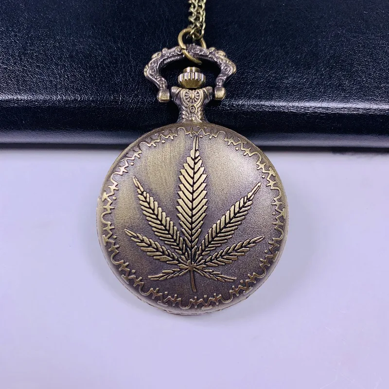 Maple Leaf Lanyard Simple Lucky Tree Creative Quartz Watch perfect for everyday wear and special occasions, an elegant a — photo 2