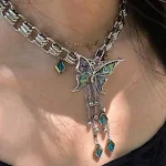 Colar Luxo Leve Punk Chinês Borboleta, acessório sofisticado e moderno. Adicione um toque de elegância a qualquer visual com estilo. — foto 4