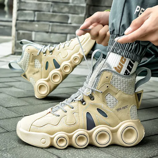 Title 6, Scarpe spesse vecchio stile, sneakers alla moda...
