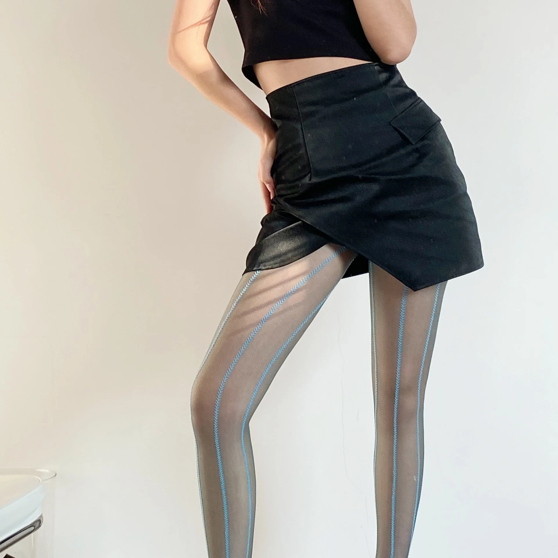 Title 5, Vertical Pattern Blue Wheat Lifting Stockings