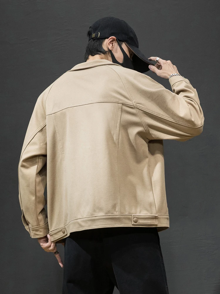 Top de moda curto, solto e versátil. Camiseta fashion simples, ideal para looks descontraídos e elegantes, perfeita para o dia a dia com conforto. — foto 8