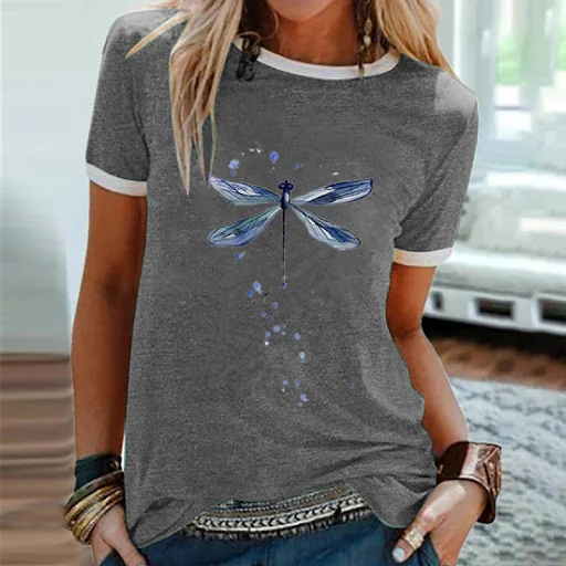 Title 5, Camiseta com estampa de libélula em bloco colorido