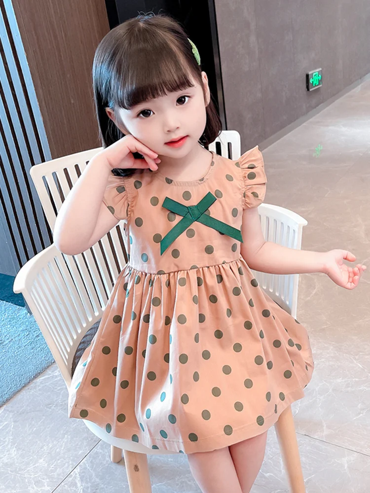 Mädchen Sommerkleid dünn Polka Dot – Luftig leichtes Kleid für warme Tage, stilvoll gepunktet, ideal für spielende Mädchen. — foto 13