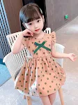 Mädchen Sommerkleid dünn Polka Dot – Luftig leichtes Kleid für warme Tage, stilvoll gepunktet, ideal für spielende Mädchen. — foto 13