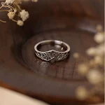 Anel feminino de prata pura estrela desgastada, um acessório elegante e charmoso para adicionar um toque especial ao seu visual. — foto 8