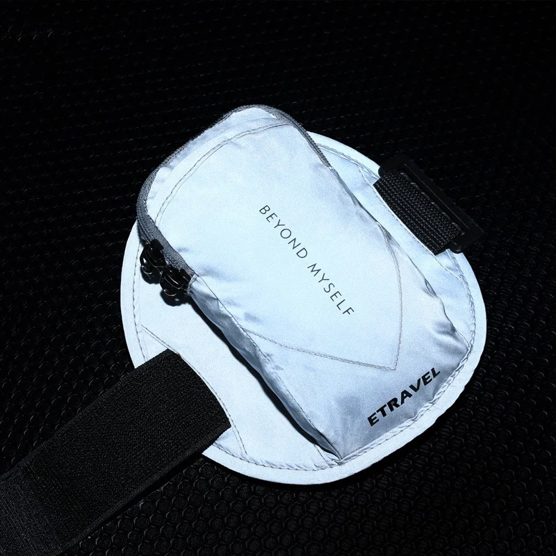 Bolsa de braço para corrida multifuncional e leve. Leve seu celular, chaves e mais com conforto durante suas corridas e treinos. — foto 2