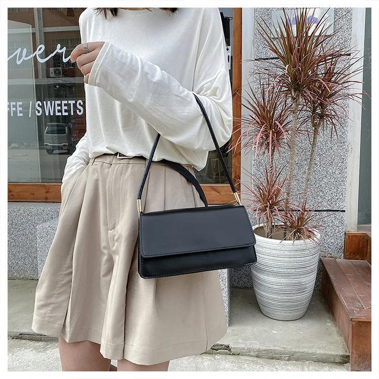 Bolso cuadrado pequeño casual monocolor de hombro único y axila para llevar tus esenciales diarios con estilo y comodidad. — foto 1