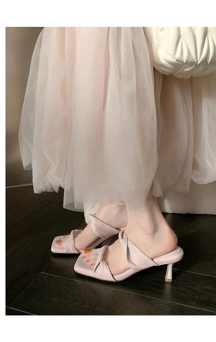 Sandálias de salto alto slip-on confortáveis com bico quadrado e salto stiletto, perfeitas para elegância. — foto 5