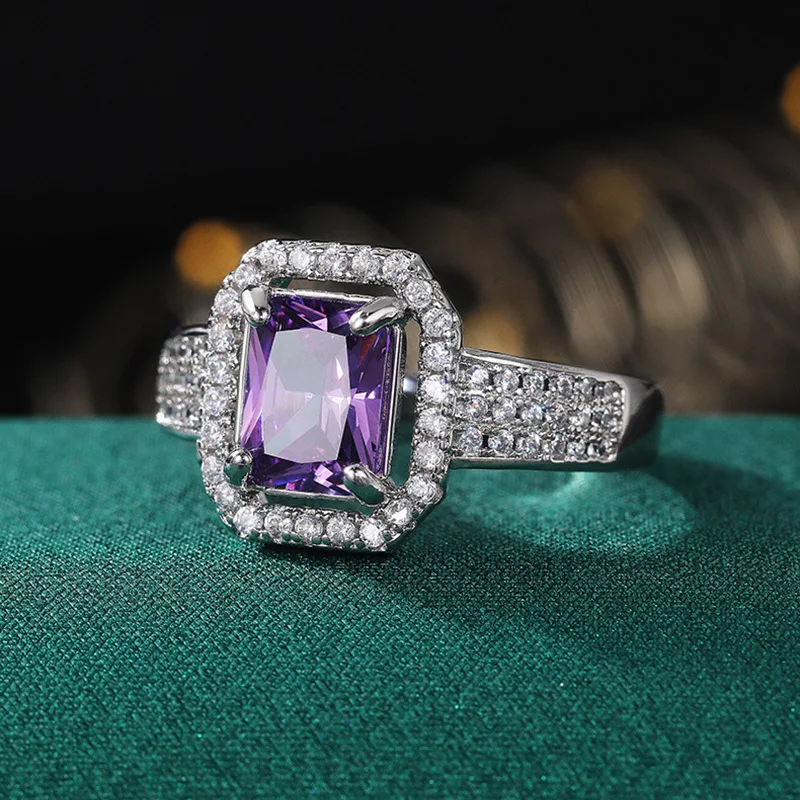 Anel quadrado de zircônia com garras duplas incrustadas, um acessório elegante e brilhante que adiciona um toque de sofisticação a você. — foto 5