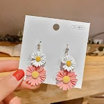 Dulces Pendientes de Moda Pequeños Explora la Elegancia Discreta. Perfectos para el Uso Diario. Añade un Toque de Estilo Sutil. — foto 5