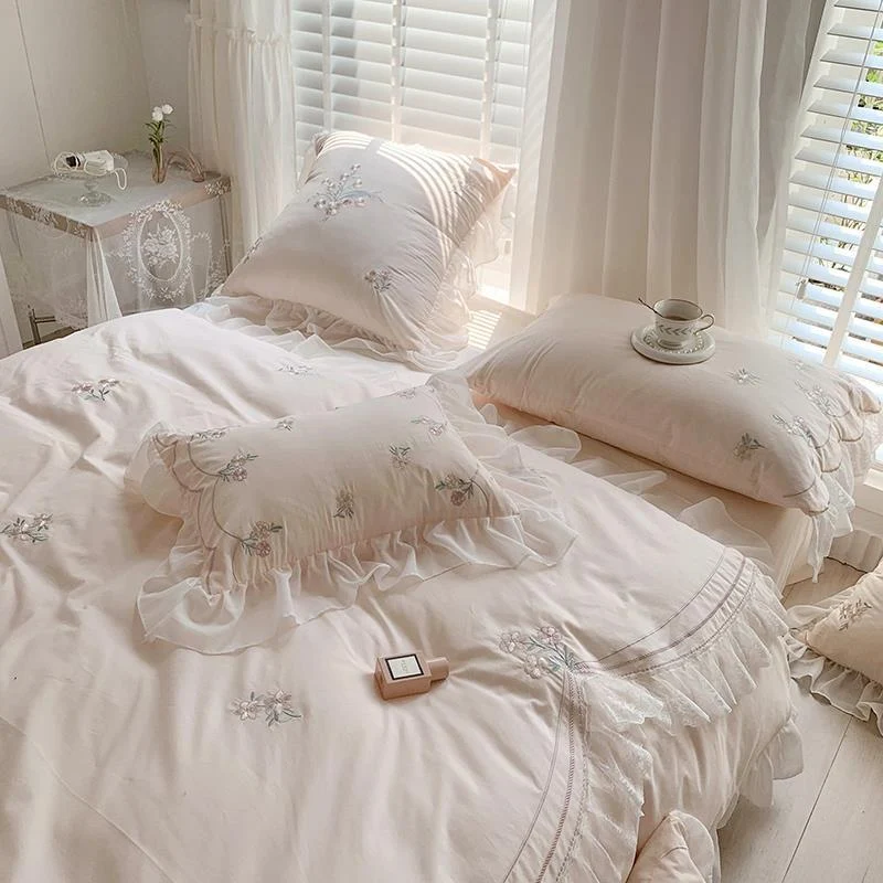 Jogo de cama de quatro peças em algodão lavado. Desfrute do conforto e maciez do algodão em sua cama para noites tranquilas e um sono reparador. — foto 4