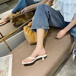 Conforto incomparável com chinelos. Design ergonômico e materiais macios garantem bem-estar para seus pés. Perfeito para relaxar! — foto 2