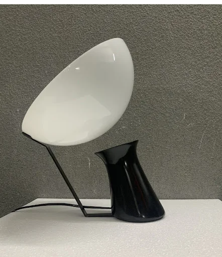Title 7, Post-modern personality table lamp for living r...