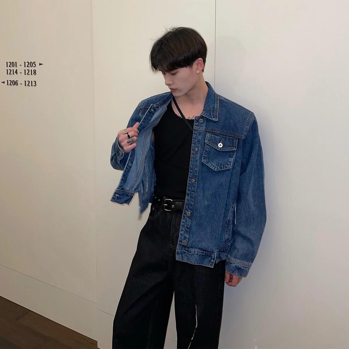 Niche Men's Shoulder Pad Denim Jacket, a stylish statement piece. Comfortable and versatile for everyday wear and a mode — photo 2