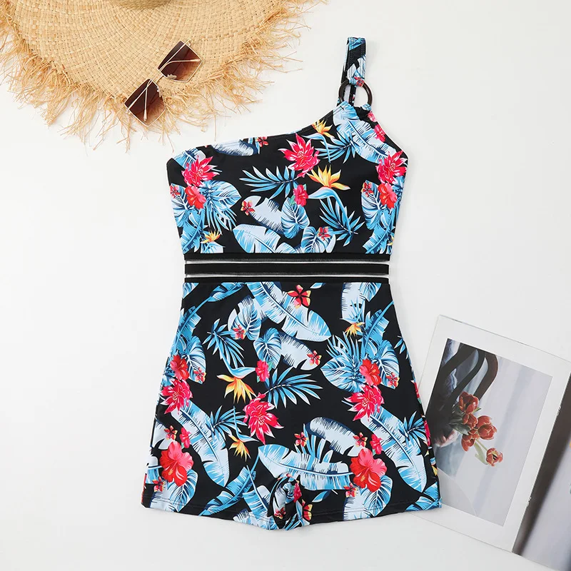 Title 12, Costume intero da donna con stampa digitale con...