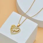 Colar em formato de coração para o Dia das Mães com letra de diamante, joia fina, acessórios femininos e moda, presente perfeito. — foto 8